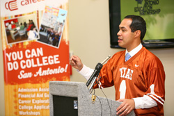 Mayor JuliÃƒÂ¡n Castro of San Antonio, TX